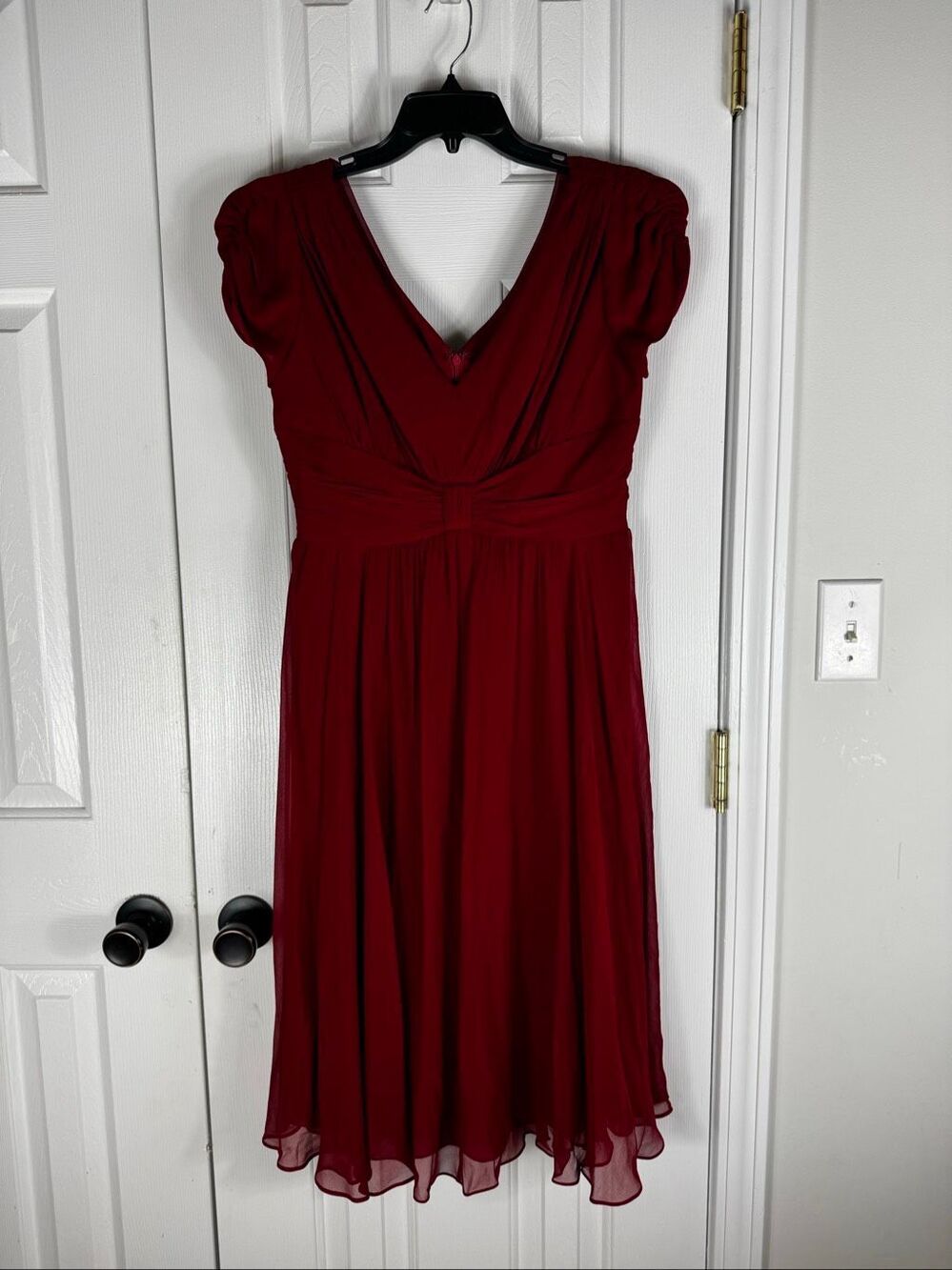 Suzi Chin for Maggy Boutique Women’s Burgundy Chiffon V Neck Cap Sleeve Dress Si